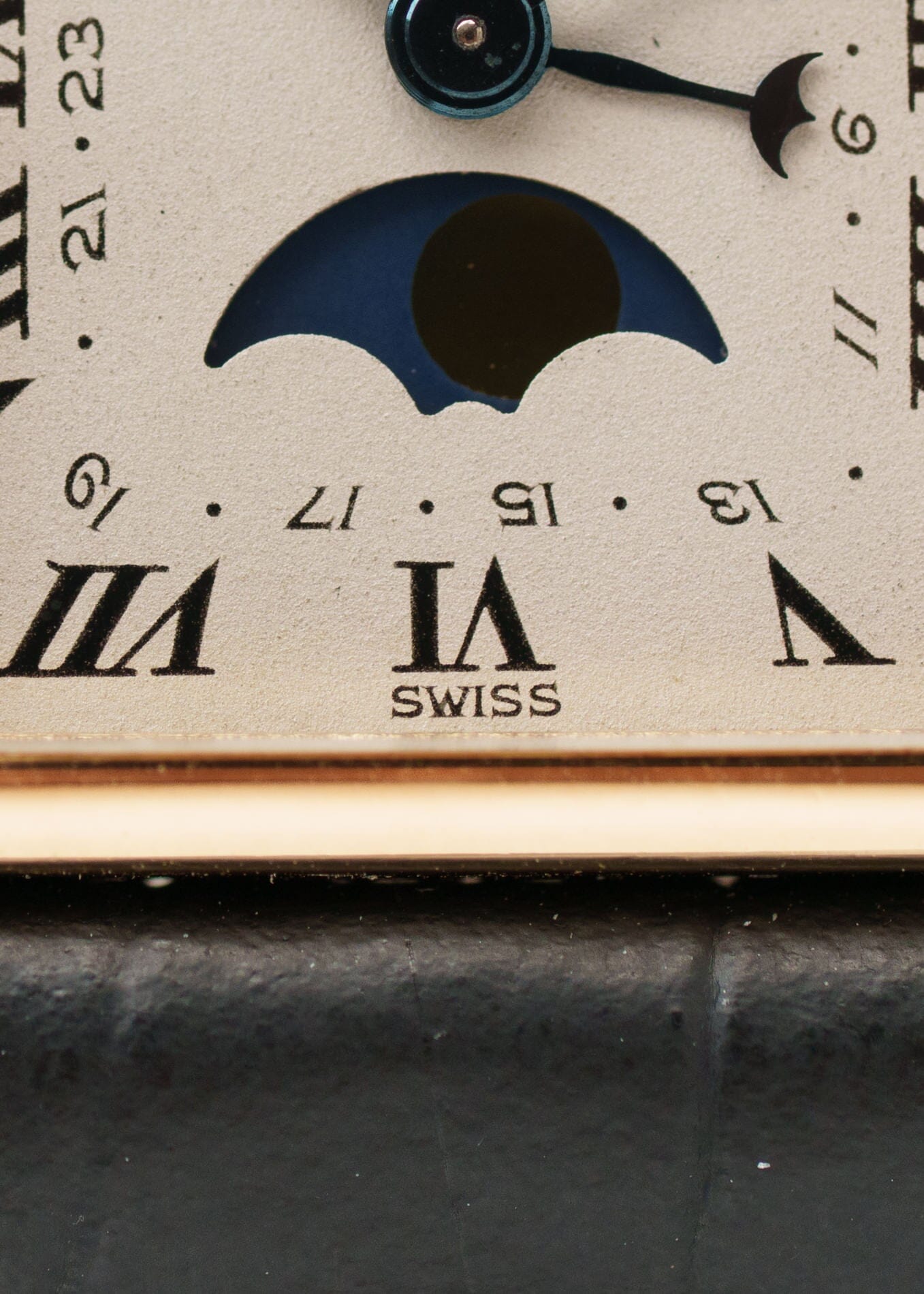 Cartier タンク ルイ カルティエ SM 819003 YG ムーンフェイズ Watch CARTIER