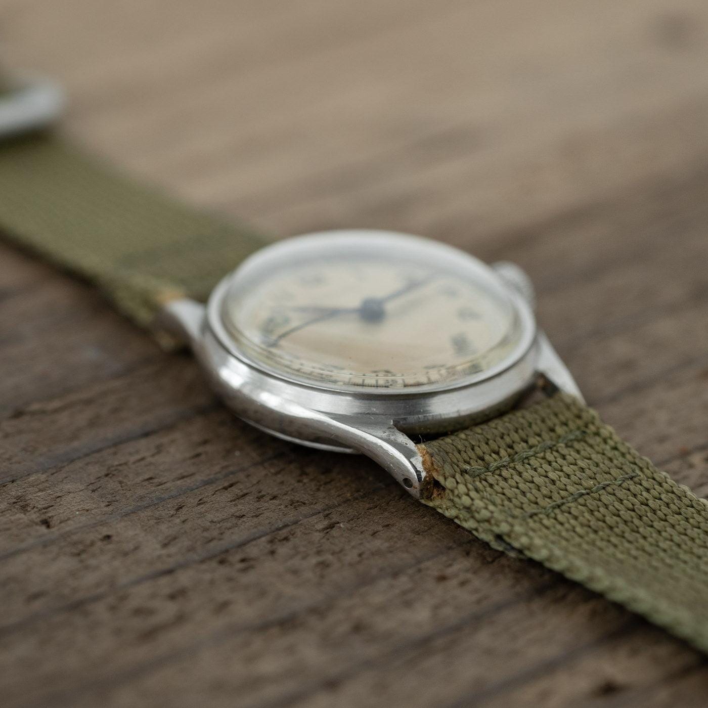 RACINE (GALLET) Military-Style Round 1940s - Arbitro