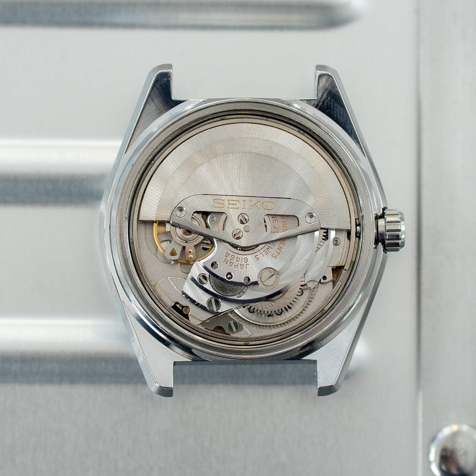 GRAND SEIKO Hi-BEAT 6146-8010 "Arabesque" Faceted Crystal - Arbitro