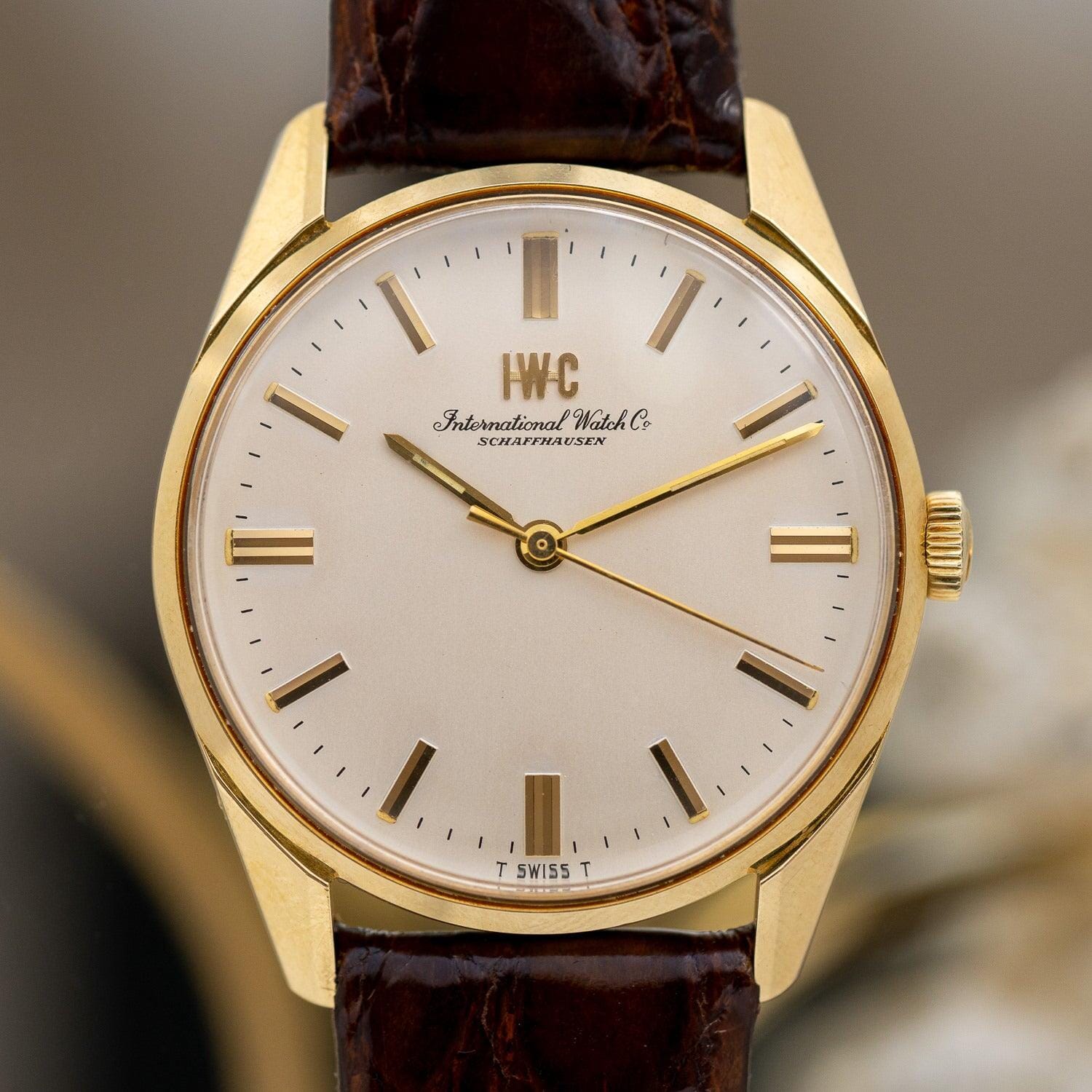 IWC Round R810 YG Cal.89 - Arbitro